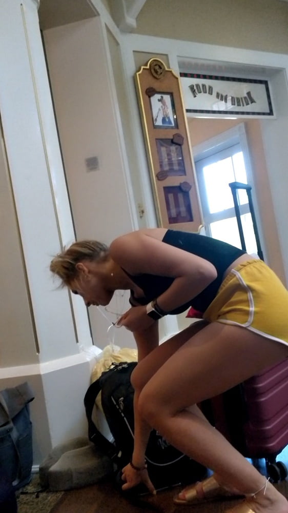 露出した妻たちは不明
 #92983912