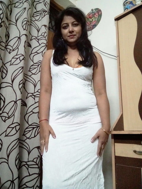 Cousin's Frau Sangeeta
 #92008351