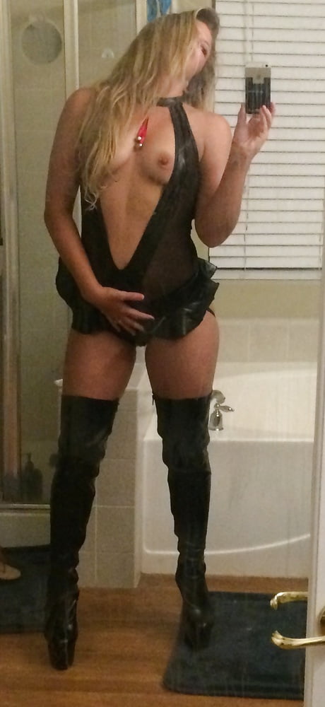 Sexy ladys in overknees 22
 #103626601