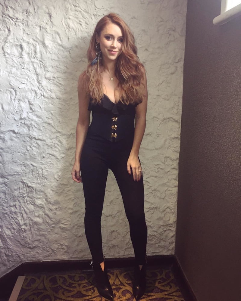 ウナ・ヒーリー
 #91433141