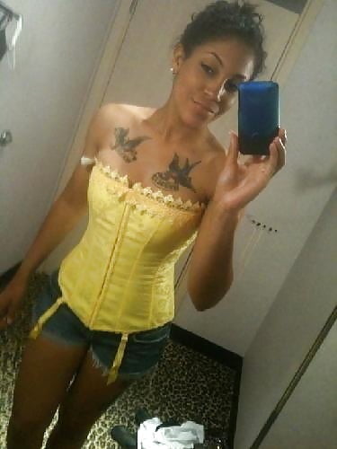 Lectura de cama, un estudio de damas entintadas
 #97050000