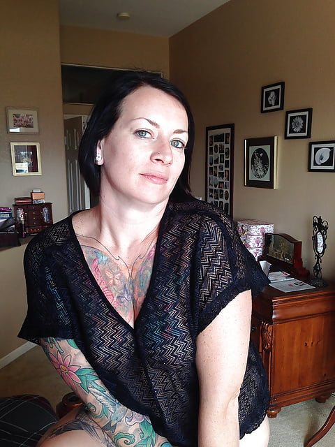 Lectura de cama, un estudio de damas entintadas
 #97050024