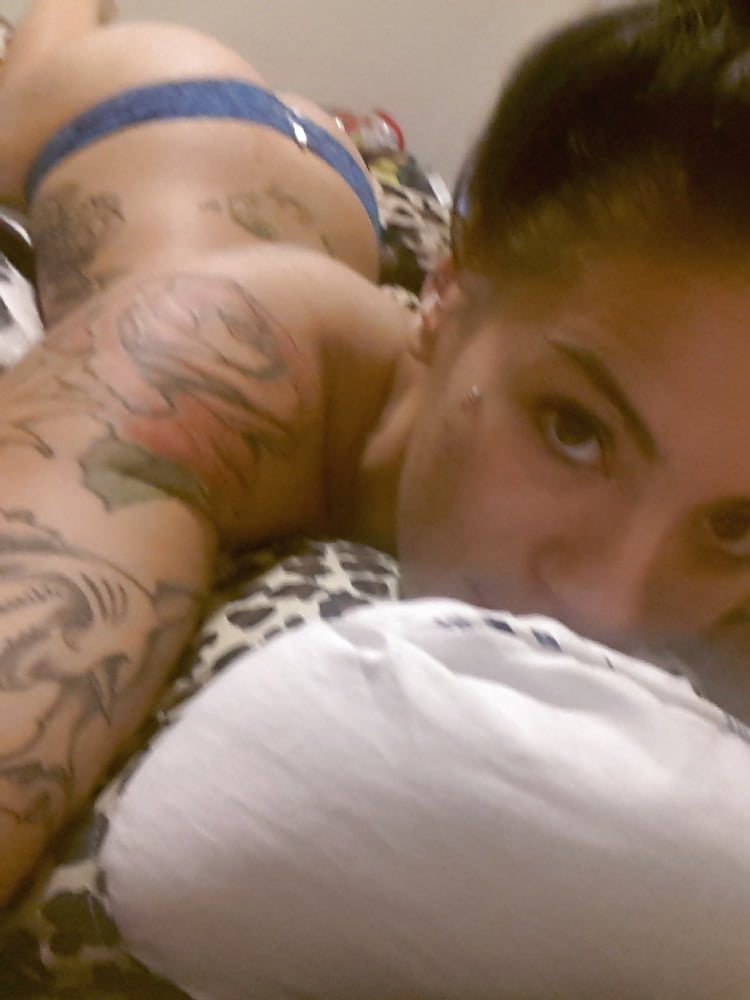 Lectura de cama, un estudio de damas entintadas
 #97050036