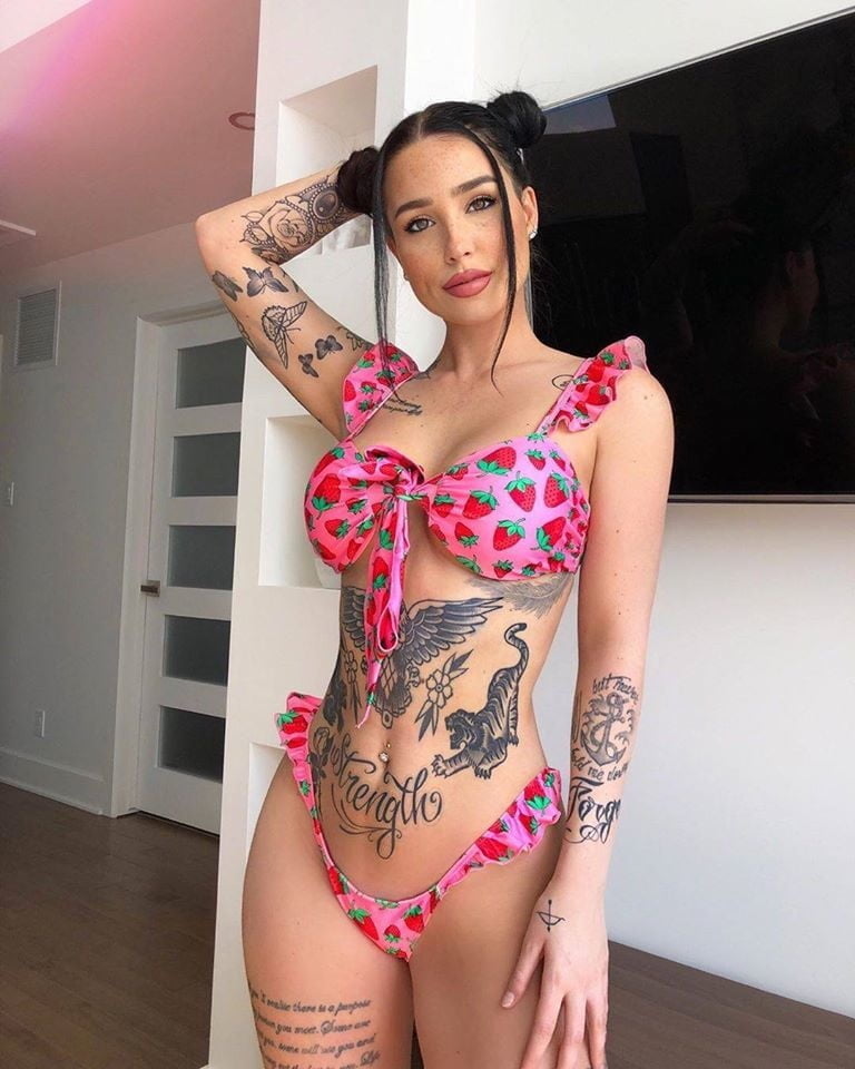 Lectura de cama, un estudio de damas entintadas
 #97050124