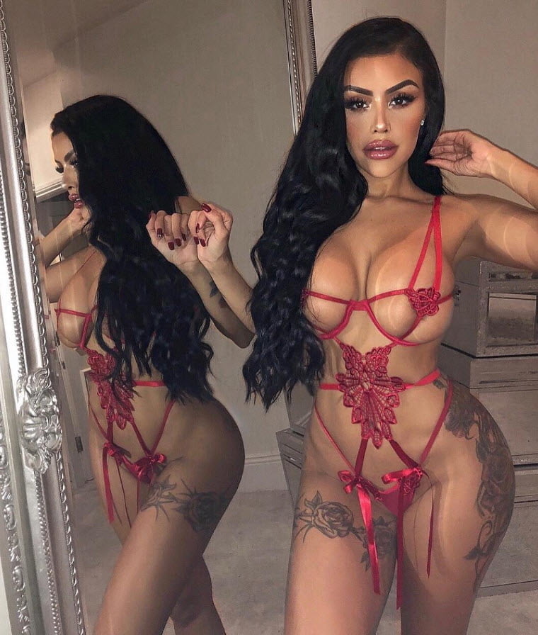 Lectura de cama, un estudio de damas entintadas
 #97050174