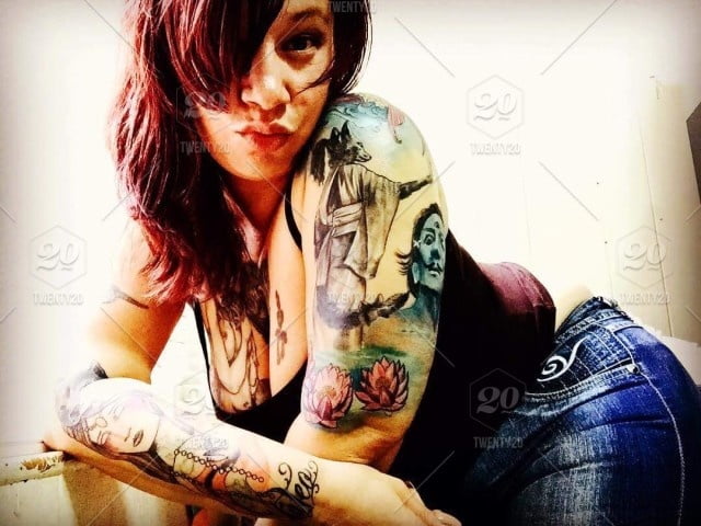 Lectura de cama, un estudio de damas entintadas
 #97050392