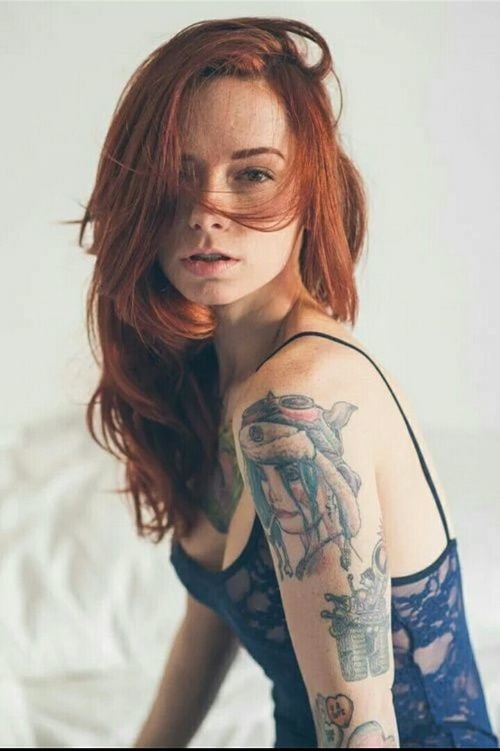 Lectura de cama, un estudio de damas entintadas
 #97050410