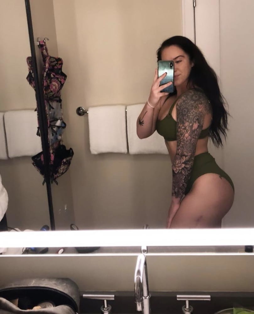 Lectura de cama, un estudio de damas entintadas
 #97050580