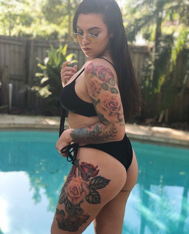 Lectura de cama, un estudio de damas entintadas
 #97050594