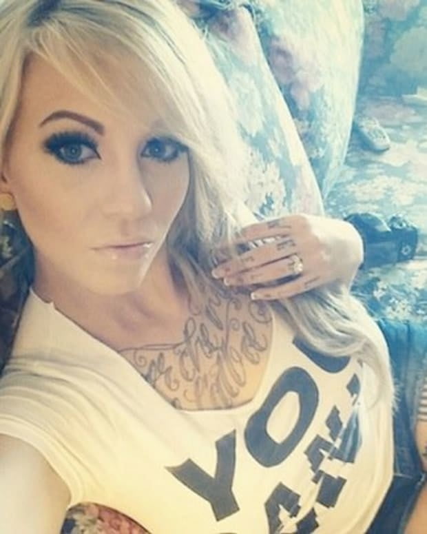 Lectura de cama, un estudio de damas entintadas
 #97050723