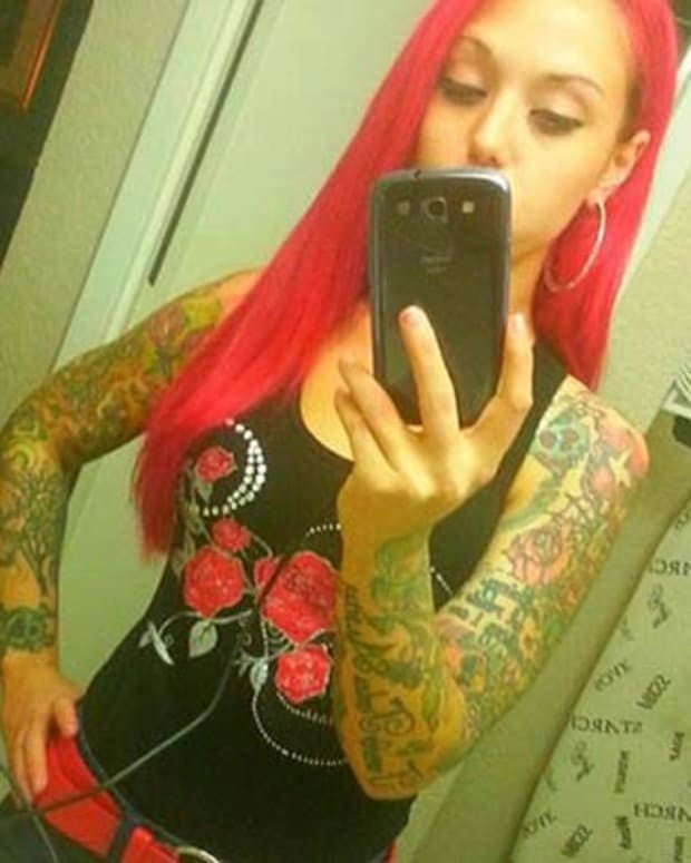 Lectura de cama, un estudio de damas entintadas
 #97050727