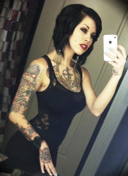 Lectura de cama, un estudio de damas entintadas
 #97050729