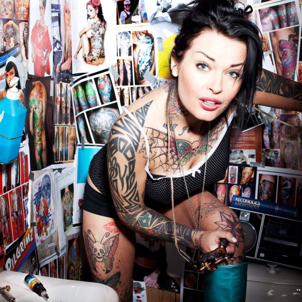 Lectura de cama, un estudio de damas entintadas
 #97050751