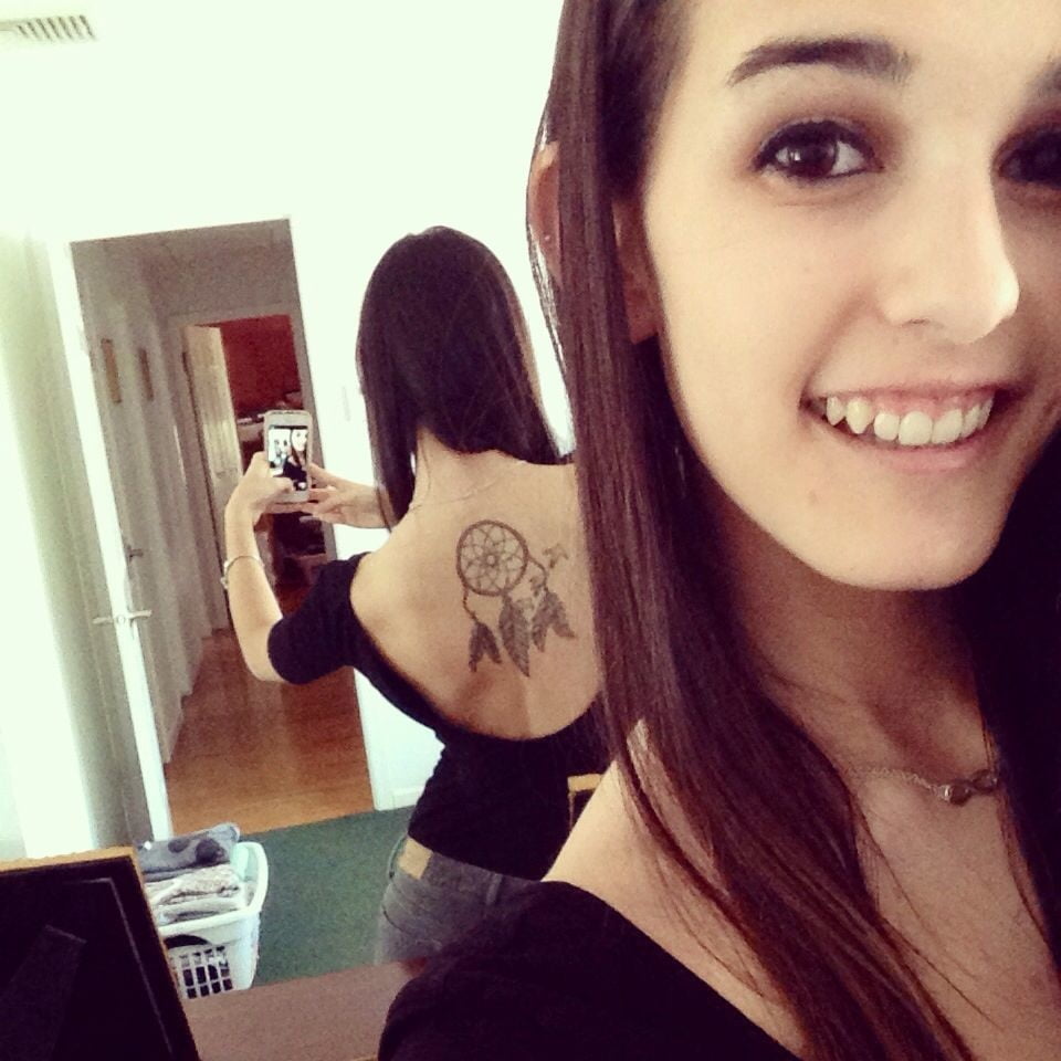 Lectura de cama, un estudio de damas entintadas
 #97050778