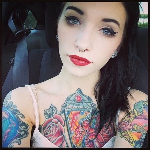 Lectura de cama, un estudio de damas entintadas
 #97050782