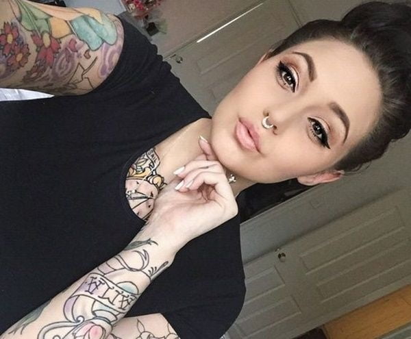 Lectura de cama, un estudio de damas entintadas
 #97050783