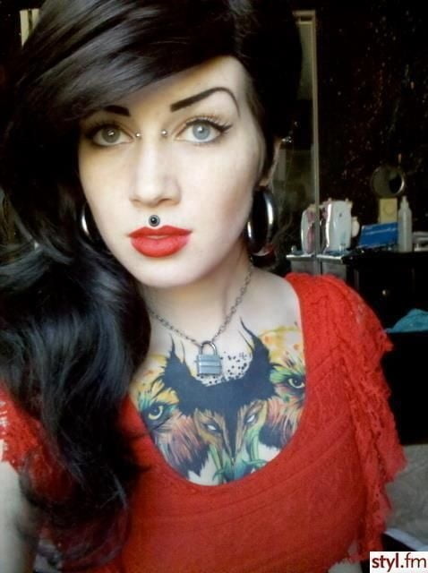 Lectura de cama, un estudio de damas entintadas
 #97050785