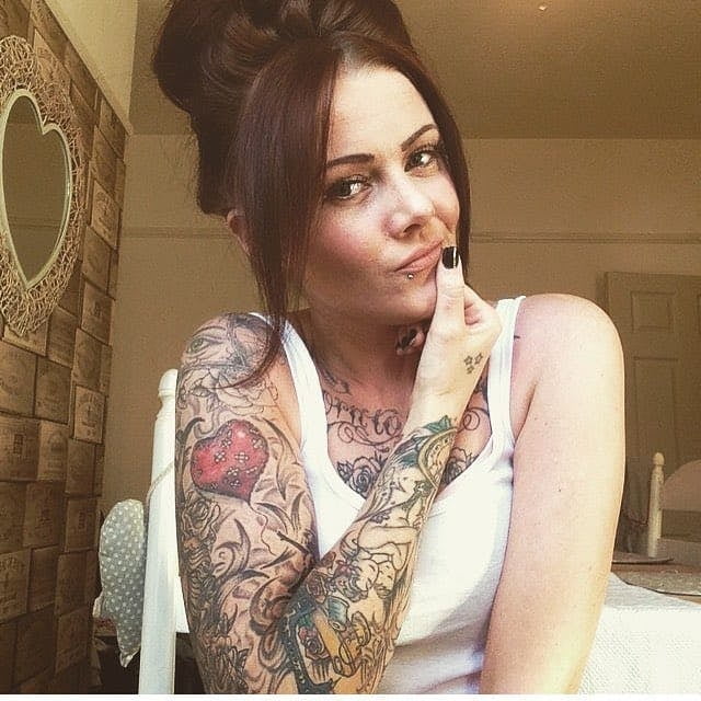 Lectura de cama, un estudio de damas entintadas
 #97050903