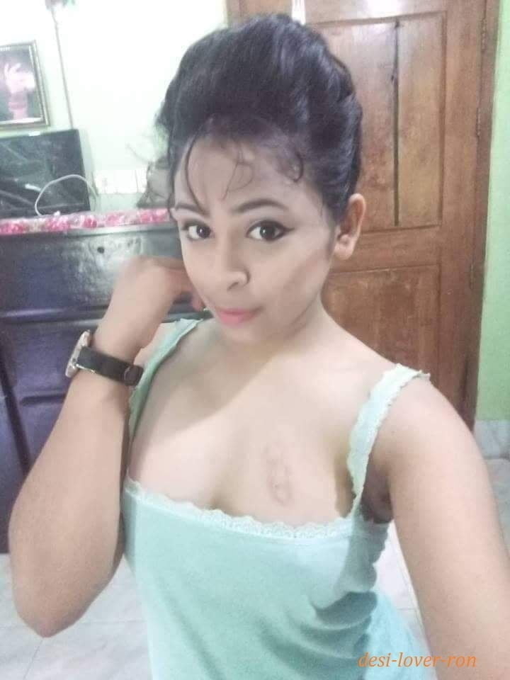 Fille du Bangladesh exposée
 #82345419