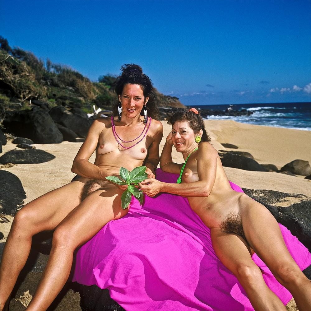 Reife Strandhäschen und Meerjungfrauen mit natürlichen Titten 73
 #95125862
