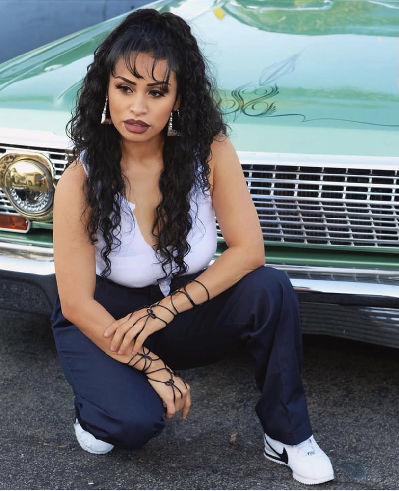 Cholas hoodrats y lowrider girls
 #95436444