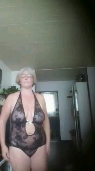 un peut de legerter 2 #80746324