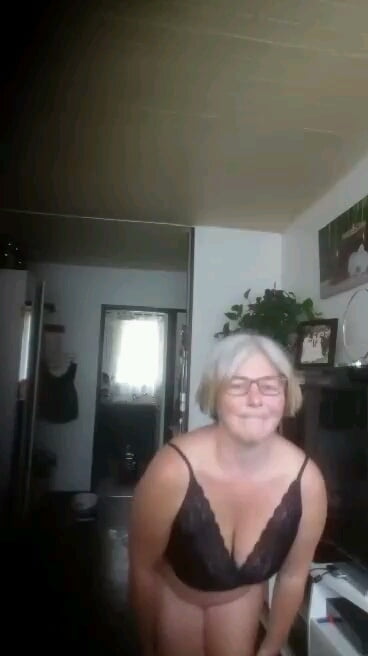 un peut de legerter 2 #80746363