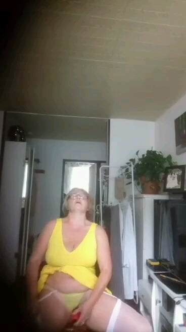 un peut de legerter 2 #80746540