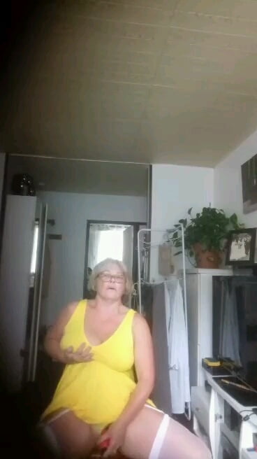 un peut de legerter 2 #80746547
