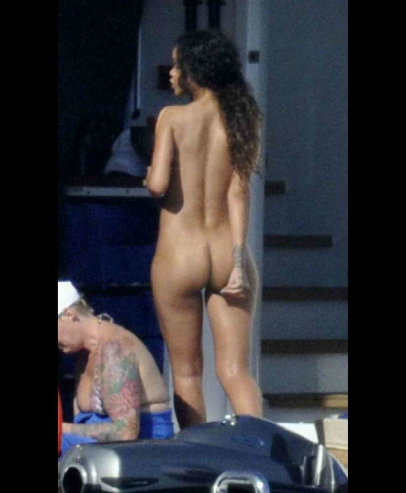 Rihanna - Nude Leaks!! #91899334