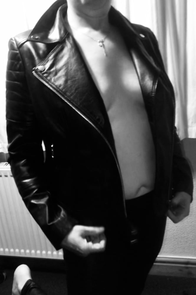 Set in bianco e nero se sporco sexy rock chick britannico
 #81057157
