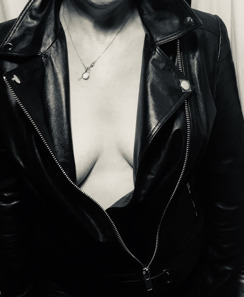 Set in bianco e nero se sporco sexy rock chick britannico
 #81057168