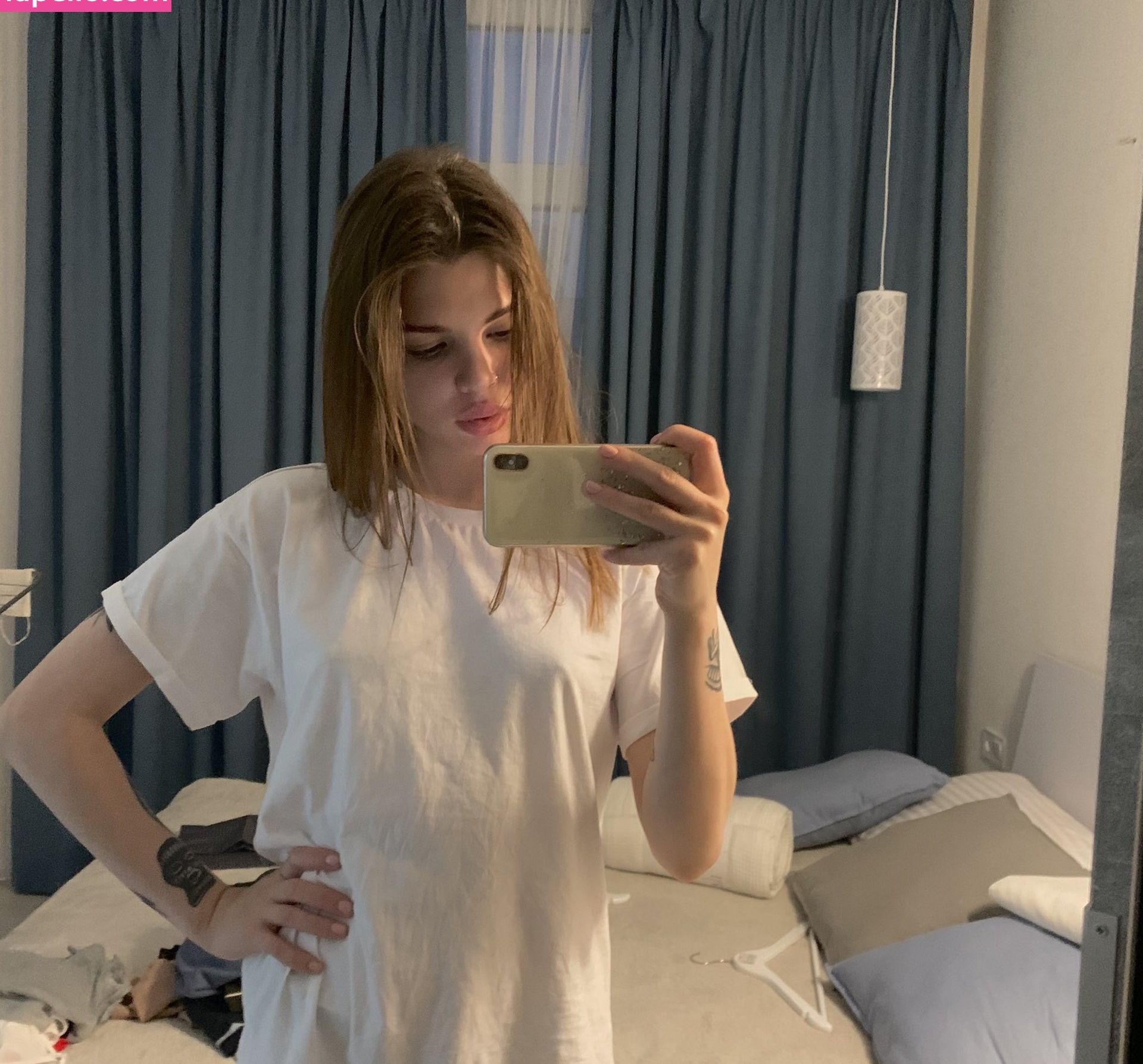 Anibutler desnuda #108080252