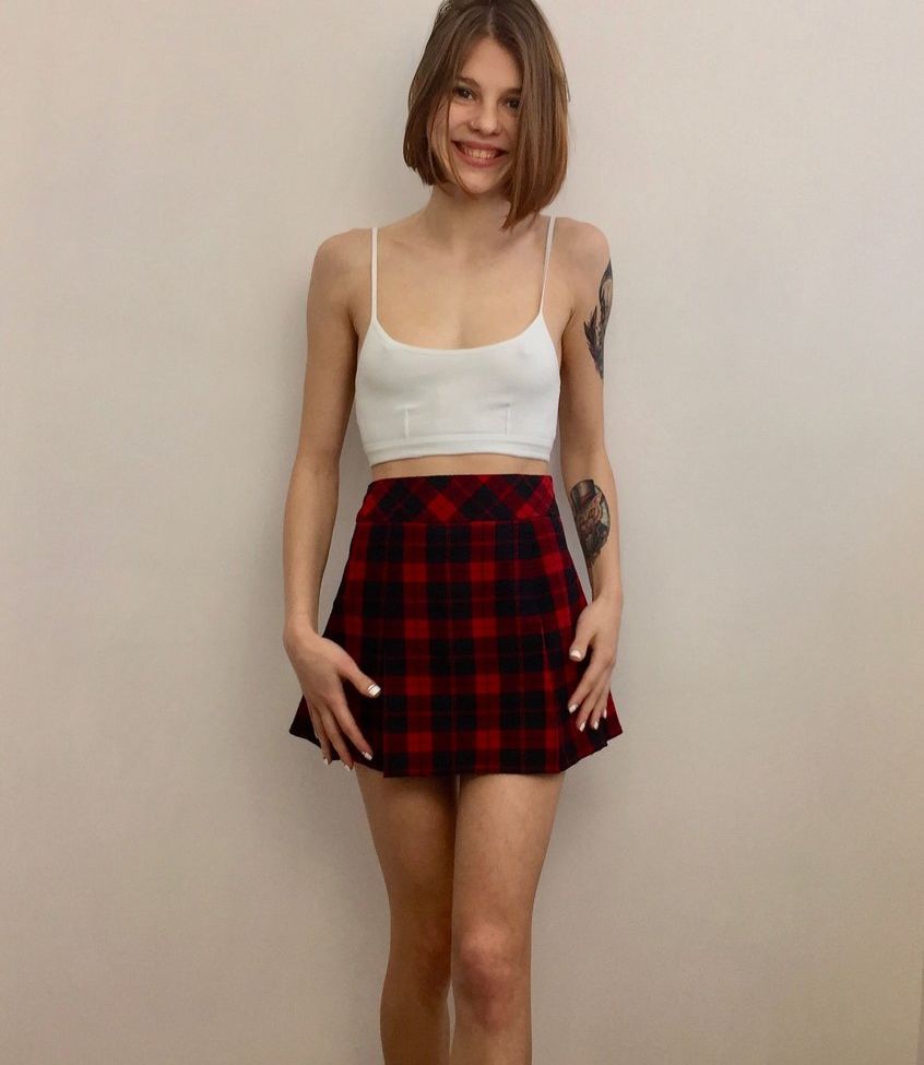 Anibutler desnuda #108080348