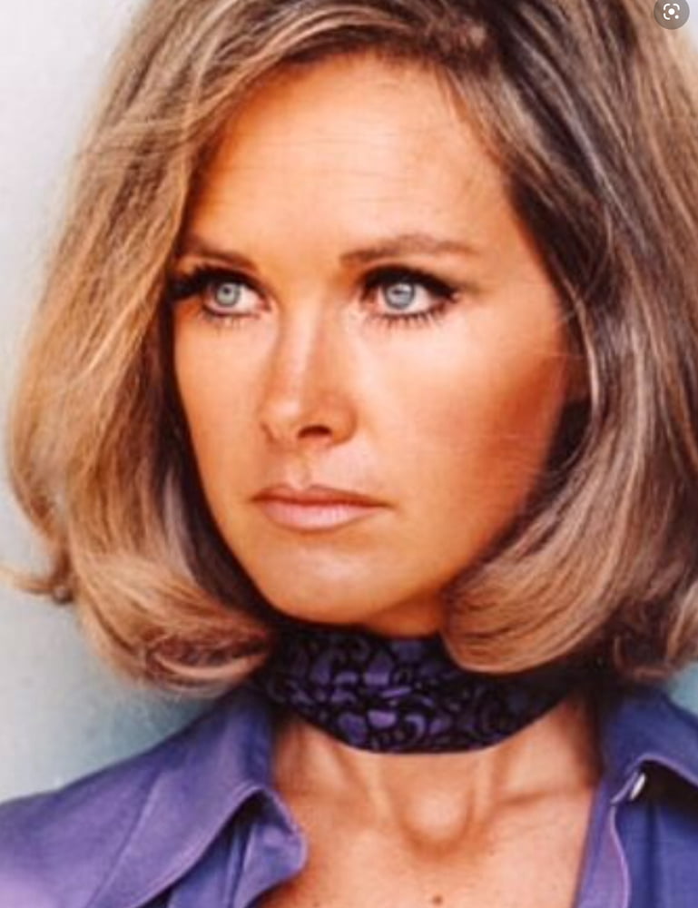 Wanda Ventham , so stunning in her prime #99195352