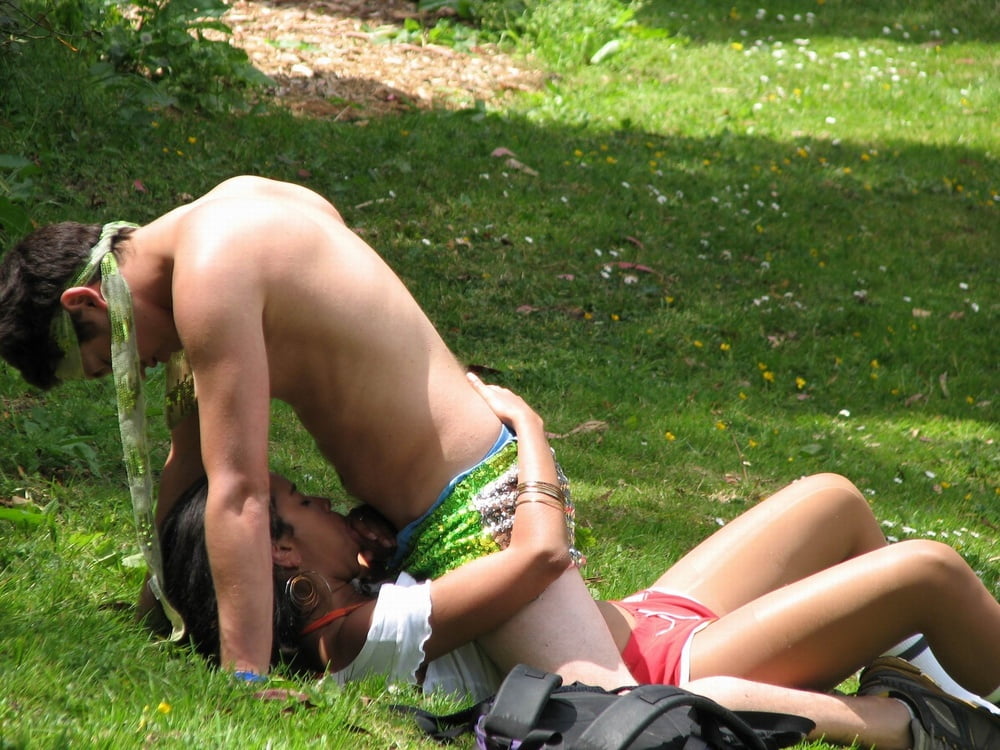 Voyeur fickt im Park
 #91352843