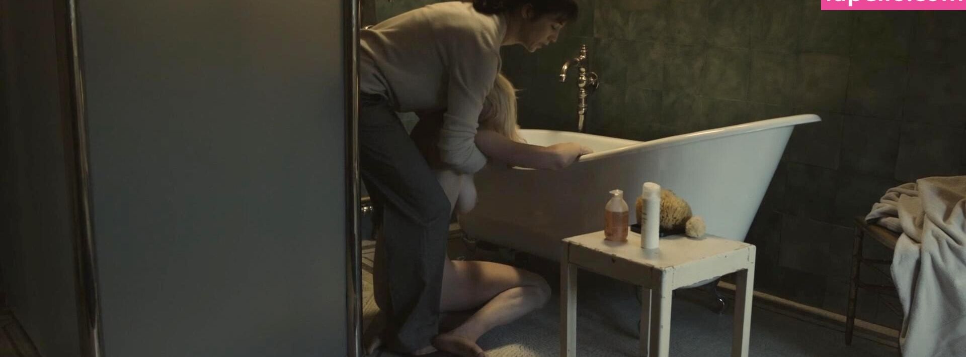 Kirsten Dunst nude #108450532