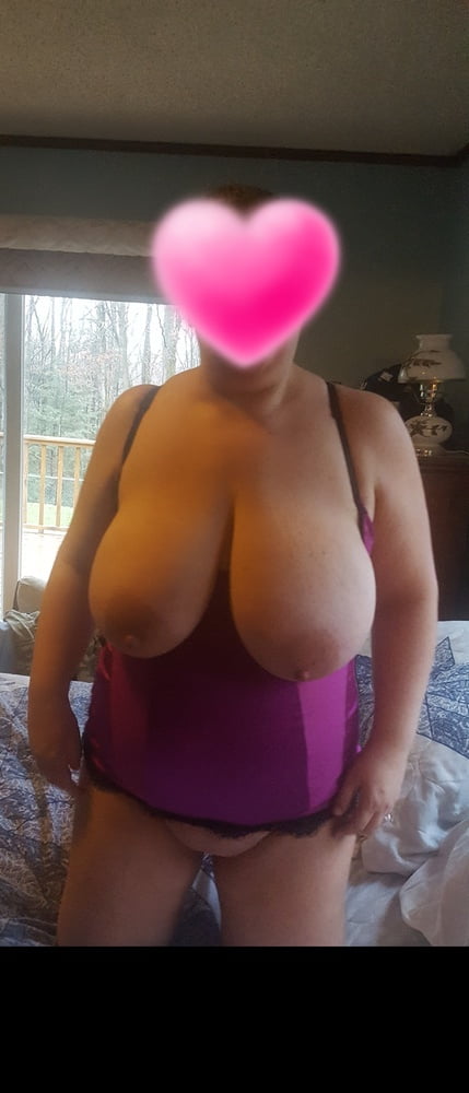 Huge tits fat ass wife ready to fuck #89922325