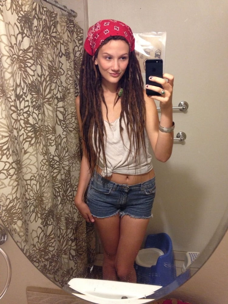 Excentric girl #103600837