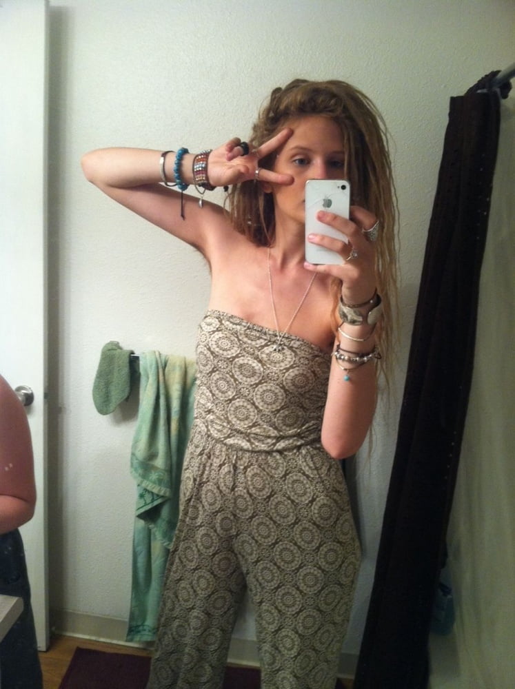 Excentric girl #103600844