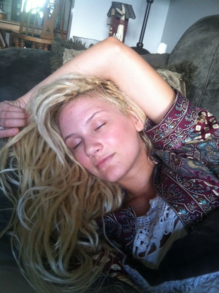 Excentric girl #103600862