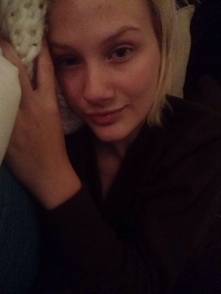 Excentric girl #103600878