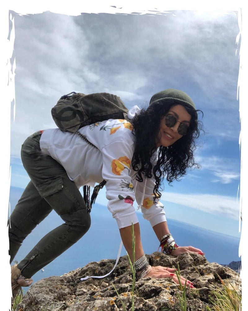 Mihaela radulescu
 #92587264