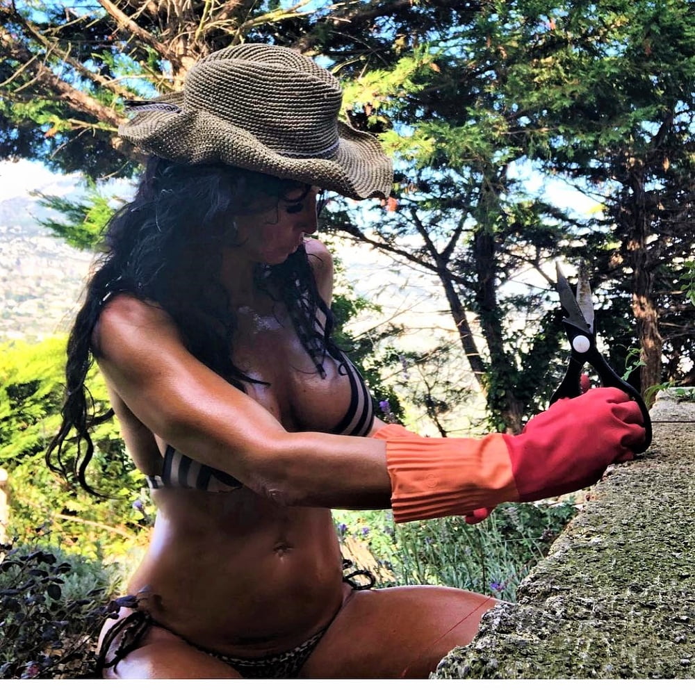 Mihaela radulescu
 #92587291