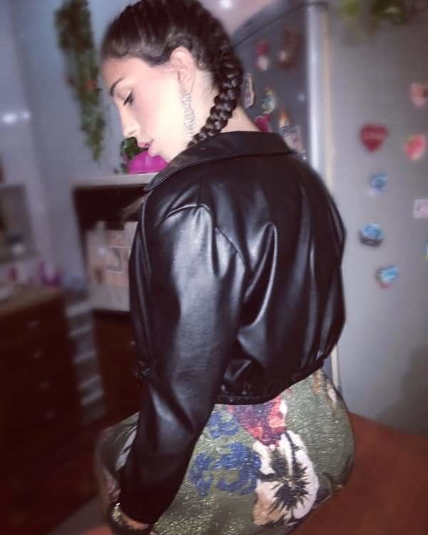 Tonya bove la zoccola
 #96905740