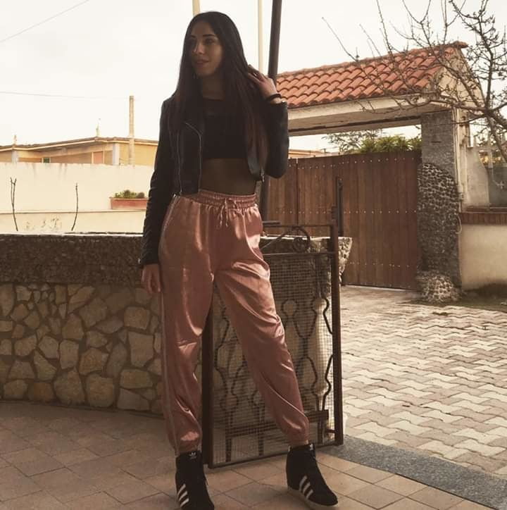 Tonya bove la zoccola
 #96905748