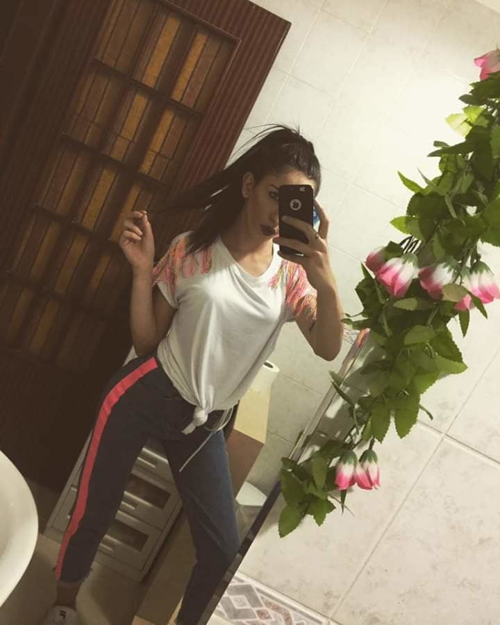 Tonya bove la zoccola
 #96905754