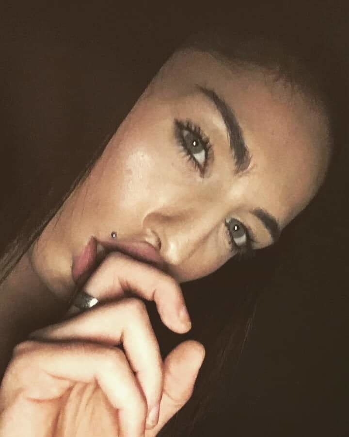 Tonya bove la zoccola
 #96905764