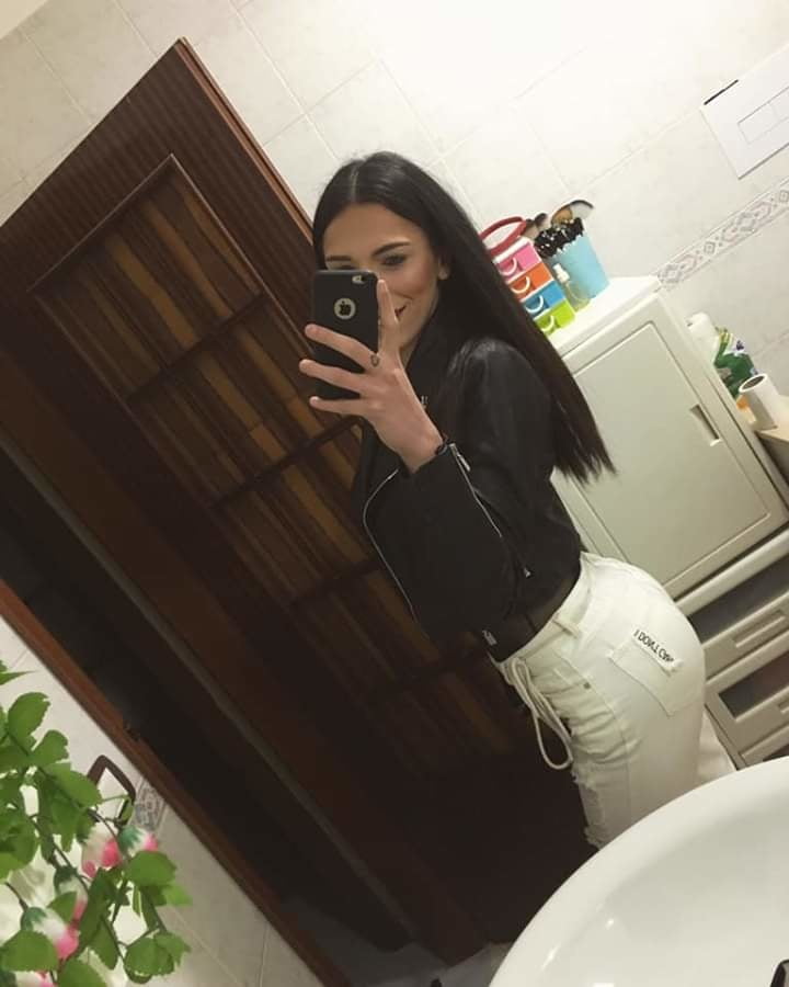 Tonya bove la zoccola
 #96905784