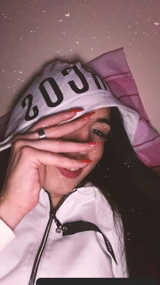 Tonya bove la zoccola
 #96905802